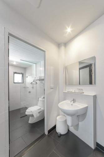 Ένα μπάνιο στο iSilver Hotel