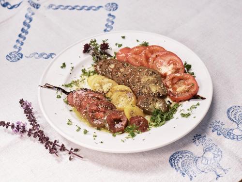 Φαγητό σε αυτό το ξενοδοχείο ή κάπου εκεί κοντά