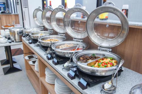 Makanan di atau berdekatan hotel