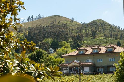 Nespecifikovaný výhled na hory nebo výhled na hory při pohledu z hotelu