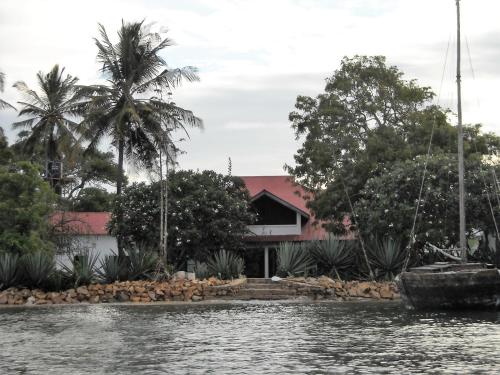Landskap semula jadi dekat dengan lodge