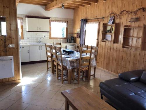 Η κουζίνα ή μικρή κουζίνα στο Chalet Baptiste