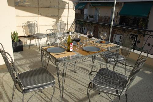 Soulis' penthouse near Acropolis