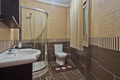 A bathroom at Lux Sea View Apartment