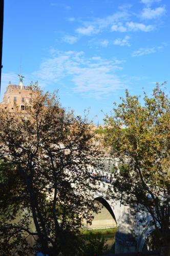 Una finestra su Castel Sant'Angelo photo 12