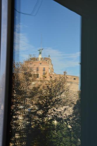 Una finestra su Castel Sant'Angelo photo 17
