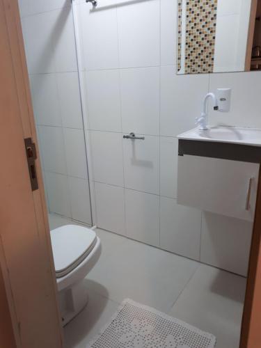 Ванная комната в Quarto em Itajaí SC com banheiro e cozinha privativo estilo loft