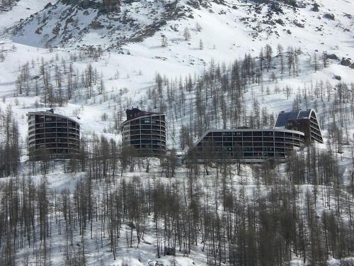 House Cervinia Apartments v zimě