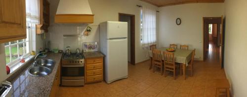 Η κουζίνα ή μικρή κουζίνα στο PICO HOLIDAY RENTALS , Casa Do Canto