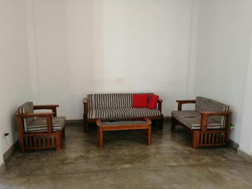 Ruang duduk di Green Almond Hotel