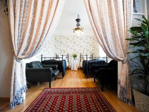 Postel nebo postele na pokoji v ubytování Hotell Läckö
