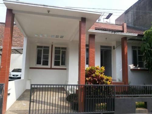 Gallery image of Homestay Pesona in Garut
