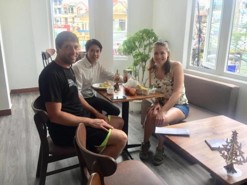 Clientes alojados en Nice Hue Hotel