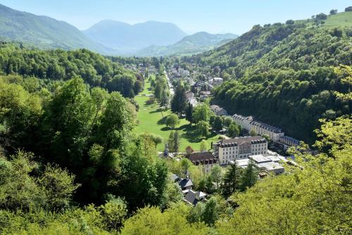 Grand Hôtel & Spa Uriage – Photos 3