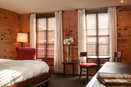 Hotel Nelligan Image
