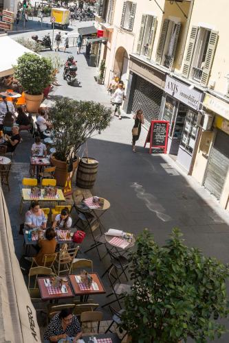 Clientes alojados en Hôtel Le G (ex Le Genève)
