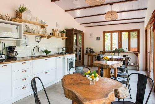 Η κουζίνα ή μικρή κουζίνα στο Hostel Noronha 350