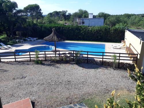 A piscina localizada em Cabañas El Vallecito ou nos arredores