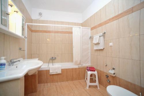 Kúpeľňa v ubytovaní BBB - Barbati Blick Bungalows