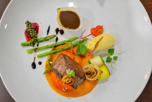 Jídlo v hotelu nebo okolí