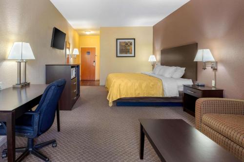 TV a/nebo společenská místnost v ubytování Quality Inn West Memphis I-40