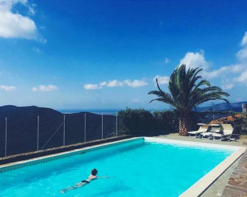 La alberca dentro o cerca de Hotel Vatluna