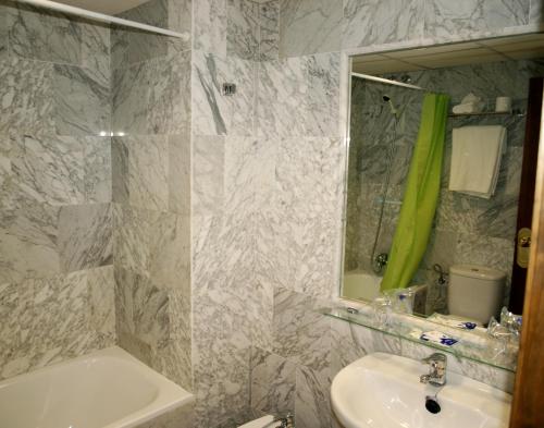 Hotel Al-Yussana, Lucena – Updated 2022 Prices