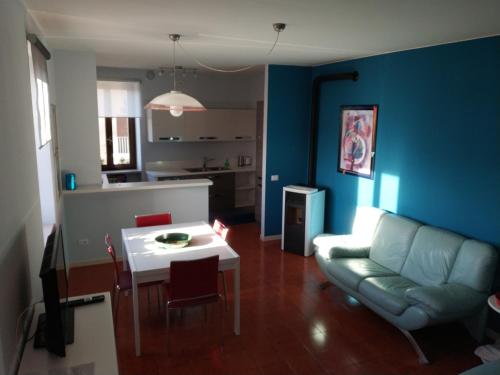 Una cocina o zona de cocina en Sunrise In The Castle