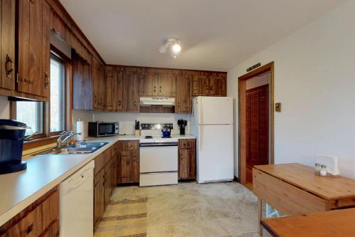 Easy Eastham – Photos 3