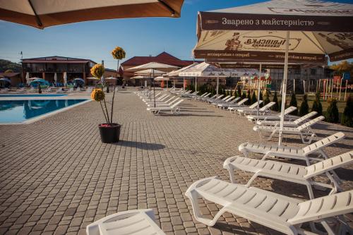 Hotel Illaraの敷地内または近くにあるプール