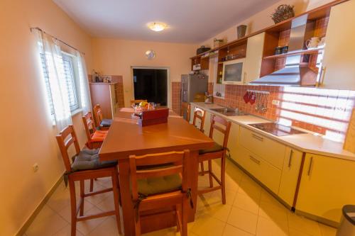 Η κουζίνα ή μικρή κουζίνα στο Holiday Home Mirela