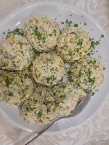 ホテルの敷地内または近くでの食事または食べ物