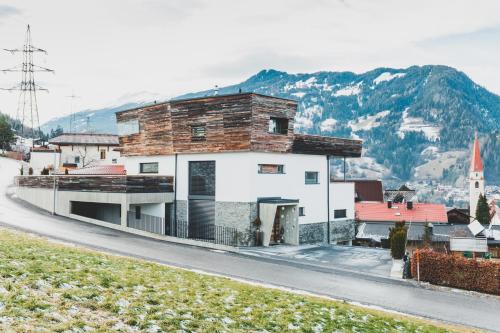 Gallery image of Wald Chalet in Arzl im Pitztal