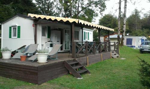 Taman di luar LA COMBE