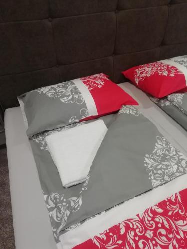 Katil atau katil-katil dalam bilik di Apartman Centar 2