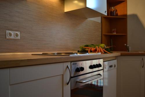 Dapur atau dapur kecil di Apartments Golden Tüffel