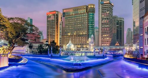 Het zwembad bij of vlak bij AnCasa Hotel Kuala Lumpur by Ancasa Hotels & Resorts