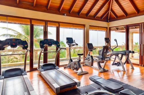 The fitness centre and/or fitness facilities at Jetwing Sea