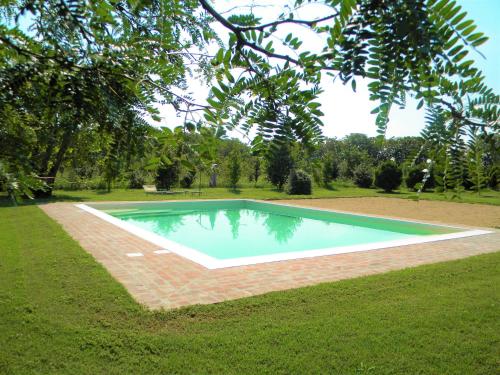 Πισίνα στο ή κοντά στο La Foresteria di Borgogelsi Apartments