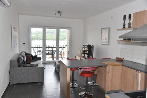 Villa Pina Apartment Evitos