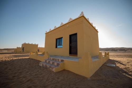 ḨawīyahにあるAL hawiyah campの砂漠の小屋