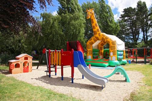 Photo de la galerie de l'établissement Camping De La Plage Bénodet - 400 mètres de La Plage, à Bénodet