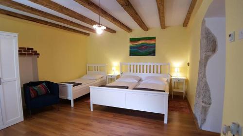 Кровать или кровати в номере Villa Kozljak, for 10 people, pool