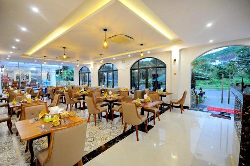 Nhà hàng/khu ăn uống khác tại Crown Nguyen Hoang Hotel