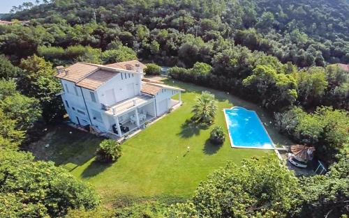 Πισίνα στο ή κοντά στο VILLA DIADEMA