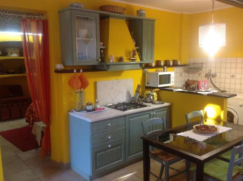 Nel verde house di Rolando tesisinde mutfak veya mini mutfak