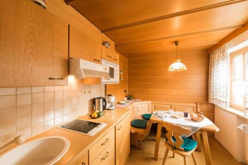 Kuchyň nebo kuchyňský kout v ubytování Landhaus Beßler