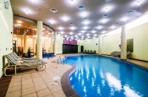 Bazén v ubytování Karan Sharq for Hotel Apartments Company nebo v jeho okolí