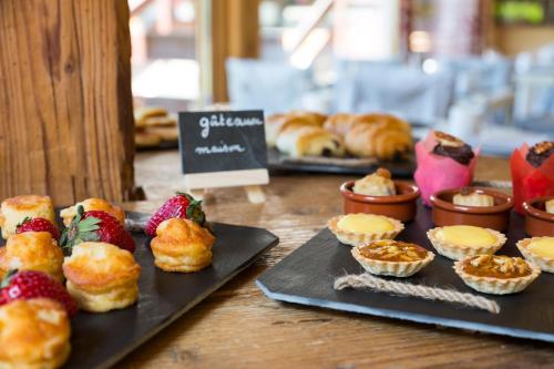 Jídlo v hotelu nebo okolí