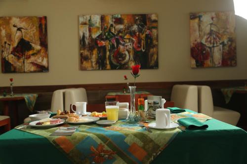 Mad på hotellet eller i nærheden